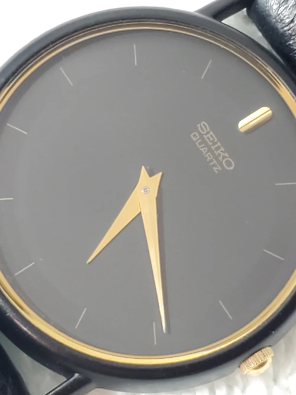 Vintage Seiko Women's Quartz Watch Black Dial Gold Tone Leather Band One Jewel